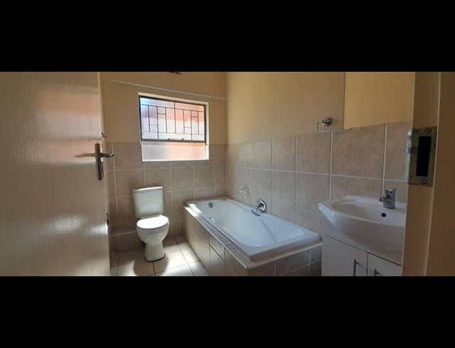 2 BEDROOM APARTMENT FOR SALE IN WELTEVREDEN PARK